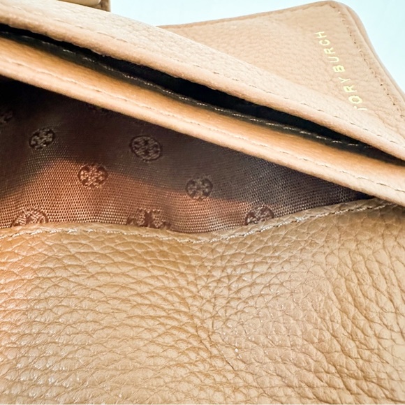Tory Burch Britten Pebble Leather Smartphone Wristlet/ Wallet/ Bark/Tan - Picture 6 of 10